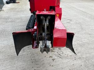 EN VENTA: Trituradora de tocones con control remoto FSI D30 Track |   Diésel de 30 HP - Product Image 2