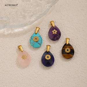 อัญมณีลายทองคำ |   จี้สร้อยคอรูปหยดน้ำประดับหินธรรมชาติลายดอกไม้เคลือบทอง 18K PVD บนสแตนเลสสตีล - Product Image 5