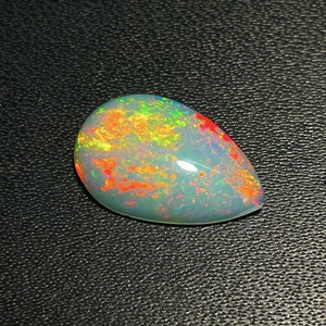 อัญมณีทรงหลังเบี้ยโอปอลทรงหลังเบี้ยสีขาวทำจากโอปอลไฟหลายสีตามธรรมชาติ - Product Image 5