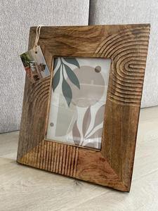 การตกแต่งกรอบเรซินแบบฝังที่ทำด้วยมือการออกแบบที่หรูหราที่สมบูรณ์แบบกรอบรูปของคุณด้วยความงามที่ไร้กาลเวลา - Product Image 4