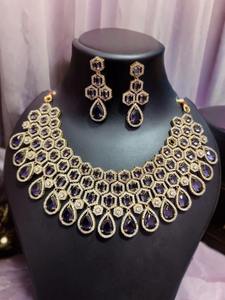 Ensemble collier et boucles d'oreilles en pierre de larme royale de qualité supérieure, couleur violet, pour femmes, événements spéciaux, disponible au prix d'exportation - Product Image 3