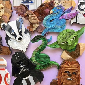 แผ่นอะคริลิกยาว3-5มม. เป็นมิตรกับสิ่งแวดล้อมและกันน้ำปรับแต่งได้สำหรับการตกแต่ง (แบรนด์ Bridgevia) - Product Image 2