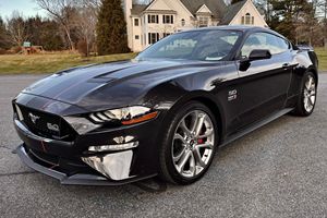 Ford Mustang GT Coupé Premium 2022 d'occasion, 14 800 miles, boîte manuelle 6 vitesses, moteur V8 - Product Image 1