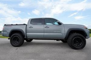 รถยนต์ SUV ปี 2025 รุ่น CO MA TRD ขับเคลื่อนสี่ล้อ ระบบเกียร์อัตโนมัติ/ธรรมดา เบาะหนัง ยาง R18 พวงมาลัยซ้าย ใช้ได้ทั้งน้ำมันและไฟฟ้า หลังคาซันรูฟแบบพาโนรามา - Product Image 6