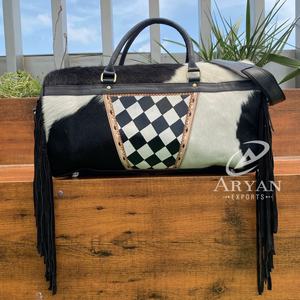 Bolsas de estilo a cuadros personalizadas OEM al por mayor para equipaje de viaje de lona duradera de cuero de vaca con flecos unisex Weekender Tooled - Product Image 1