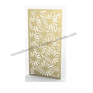 Apportez une touche urbaine à votre intérieur avec Urban Chic une pièce de décoration murale en métal découpée au laser conçue pour la décoration intérieure disponible - Product Image 1
