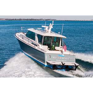 Sabre 43 Salon Express 2024, Casco de Fibra de Vidrio Resistente, Motor de Gasolina de 350 HP, 35-40 Nudos - Product Image 4