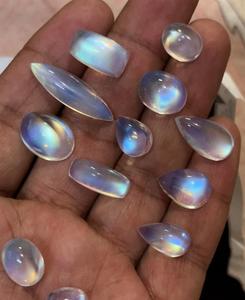 เบาะรองนั่งทรงเหลี่ยมตัดรูปวงรีหลายรูปมูนสโตนสีรุ้งคุณภาพสูงจากอินเดีย - Product Image 3