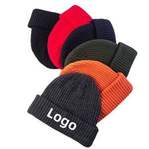 Gorro de punto con gofres y logotipo personalizado, gorro con etiqueta tejida de cuero cálido para invierno con personaje de parche e impresión de puntos - Product Image 6