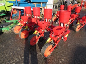 Sembradora de Maíz de 4 Filas Completa con Aplicación de Fertilizante, Alta Productividad, 1 Año de Garantía, en Venta - Product Image 5