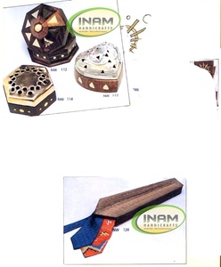 Cajas de madera de estilo náutico hechas a mano, hermoso trabajo con incrustaciones de latón, acabado de diseñador decorativo para el hogar, carteles de pared artesanales de madera pulida - Product Image 1