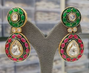 Boucles d'oreilles en forme de goutte en laiton et cuivre pour femmes élégantes et à la mode bijoux de luxe vintage aspect diamant pour les mariages - Product Image 4