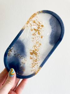 Hot Sale Latest Design <b>Epoxy</b> <b>Resin</b> Serving Tray Handmade Serving Tray Rectangle Shape With Customised <b>Colour</b> Tray Design - Product Image 4