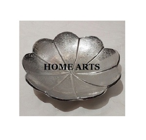 Plat de nourriture en aluminium de la meilleure qualité, plat de feuille de collations de couleur argentée de conception avantageuse pour la meilleure vente - Product Image 1