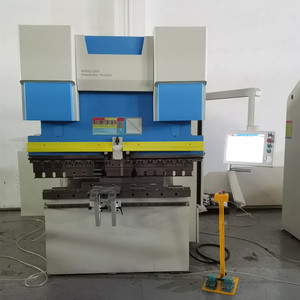 Prensa plegadora automática 60t 6 + 4 ejes con cambiador automático de herramientas para doblar chapa y placa metálica - Product Image 2