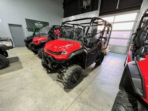 Pioneer 1000 2025 de Alto Rendimiento, 5 Plazas, EPS, Libre de Impuestos - Product Image 3