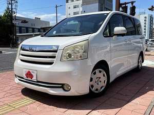Toyota Noah X 2008, 4x4, Station Wagon, Usado, Gasolina, Asientos de Cuero, Automático, Bajo Kilometraje, Sin Accidentes - Product Image 2