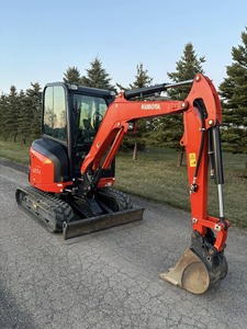 Mini-excavatrice Kubota U27-4, excavatrice sur chenilles, cabine fermée, chenilles en acier, excavatrice Kubota à vendre - Product Image 4