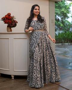 Faux Georgette con estampado de flores único y vestido de Georgette de tela pura son adecuados para cualquier ocasión, así como para ropa casual - Product Image 1