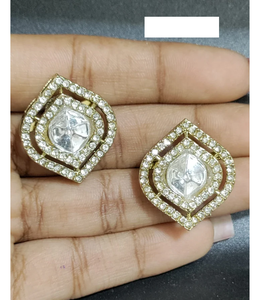 Hauts et boucles d'oreilles en moissanite élégants inspirés de Mehandi pour femmes avec un artisanat ethnique complexe d'Inde - Product Image 2