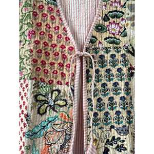 Veste kimono matelassée en coton faite à la main, ouverte sur le devant, style bohème, à porter comme vêtement d'extérieur - Product Image 2