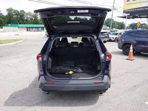 Faible kilométrage 2023 T o o t a R A V -4 Hybrid XLE Premium AWD avec siège en cuir Démarrage à distance Bluetooth XLE Package Toit ouvrant - Product Image 4