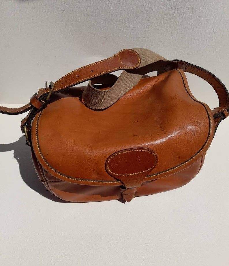 สีน้ำตาลเข้ม