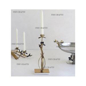 Bougeoir couleur or en fer avec bougeoir de qualité supérieure pour la décoration de noces et d'événements - Product Image 1