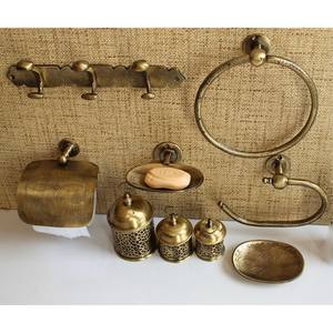 Juegos de accesorios de baño de uso doméstico y hotelero de calidad lujosa con acabado antiguo de latón Vintage de India - Product Image 1