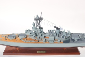 ARTÍCULO POPULAR EN LOS ESTADOS UNIDOS |   Modelo de Tienda USS WISCONSIN BB64 |   MODELO DE BARCO DE MADERA DE ALTA CALIDAD PARA DECORACIÓN O REGALOS ORIGINALES DE VIETNAM - Product Image 4