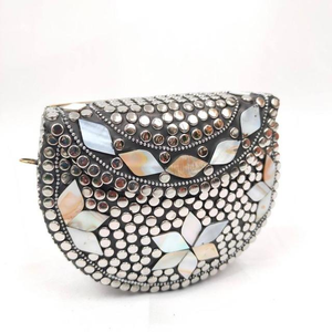 Bolso de Mano de Mosaico de Acero y Latón Hecho a Mano con Correa de Cadena para Mujer, para Fiestas y Bodas, de la India - Product Image 6