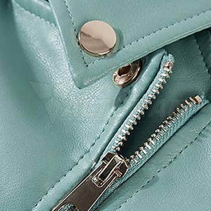 Chaqueta de Cuero para Mujer, Corte Entallado, Estilo Urbano Elegante - Product Image 5