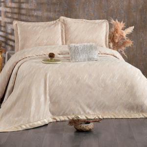 Ensemble de couvre-lit de luxe personnalisé Guzide Julia Gold 4 pièces, 100% chenille, tissé organique, rayé, lavable, anti-acariens - Product Image 1