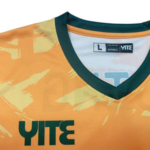 Conjunto de uniforme de fútbol transpirable sublimación con nombre personalizado 100% poliéster jersey de gran tamaño ropa deportiva capucha para hombres pantalones cortos lavados - Product Image 4