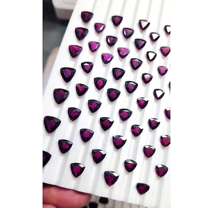 115pcs Naturel Rouge Rhodolite Grenat 6mm-11mm Trillion Cut 280cts Lot US $60 Vente sur Iroc Gemstone Jewelry - Product Image 4