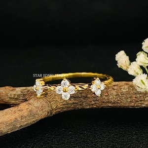 Bague de luxe pour femme en or massif 14 carats avec quatre diamants naturels sertis à griffes, design chrétien - Product Image 3