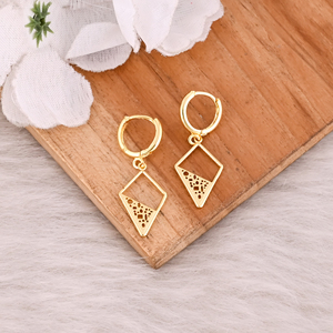 Pendientes de Aro de Latón Simple, Hechos a Mano, Diseño de Autor, Chapados en Oro Amarillo, Joyería, Regalos, Fabricante Mayorista Personalizado - Product Image 4