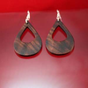 Pendientes de estilo Ángel hechos a mano hechos de mango Acacia y madera de pino con remolinos de resina y diseño cortado con láser perfecto - Product Image 4
