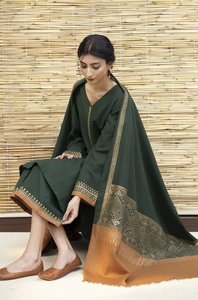 Traje de Tres Piezas Bordado en Color Dhanak para Mujer, Ropa Étnica Pakistaní/India para Bodas, Fiestas y Festividades Diwali - Product Image 2