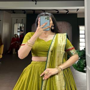 Ensemble Lehenga Choli VASTRA COTTAGE en pur Chanderi tissé Zari avec dupatta en dentelle, entièrement cousu, tenue traditionnelle de créateur - Product Image 2