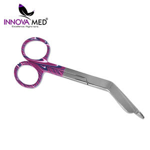 Tijeras Quirúrgicas Premium para Vendajes, Curvadas, con Mango Multicolor y Logotipo Personalizado, Hechas de Acero, INNOVAMED INSTRUMENTS - Product Image 4