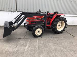 Livraison gratuite Tracteur compact FX-265 avec nouveau chargeur frontal |   26HP 1.46L 3 cylindres Diesel |   4x4 |   9F/3R Power Shift |   Capacité de levage de 350 kg - Product Image 2