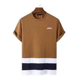 Camiseta de cuello redondo de nuevo estilo hecha con algodón suave para un uso diario cómodo e informal para hombres. - Product Image 1