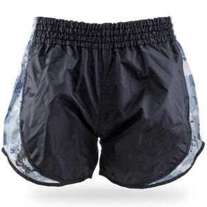 Shorts de Muay Thai légers, respirants et à séchage rapide, vêtements d'arts martiaux teints en uni très demandés - Product Image 1