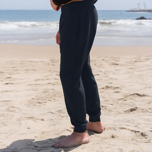 Pantalones Deportivos Negros para Hombre, 100% Algodón Orgánico de Lujo, Preencogido, Certificado GOTS, Ajuste Cónico Premium y Cómodo - Product Image 6