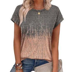 Camiseta ligera con escote redondo y tacto suave para un estilo fácil Camiseta de calle con diseño simple - Product Image 1
