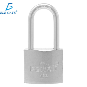 Lucchetto in Ferro con Chiave e Gancio Corto 32mm Realizzato in Acciaio Inossidabile e Lega di Zinco - Product Image 1