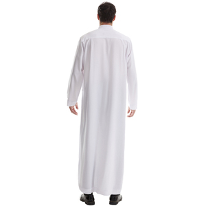 Thobe islamique pour homme pour la prière Ramadan et Eid Jubba islamique à manches longues pour un usage quotidien et formel Vente en gros de thobes personnalisés - Product Image 5