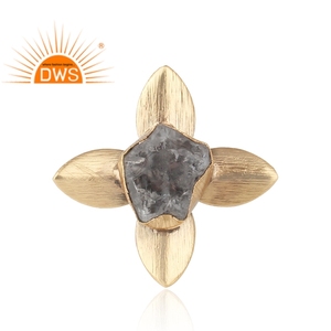 Último diseño hecho a mano 18K chapado en oro cuarzo ahumado natural piedra preciosa diseño floral anillo apilable Demi fabricante de joyería fina - Product Image 3