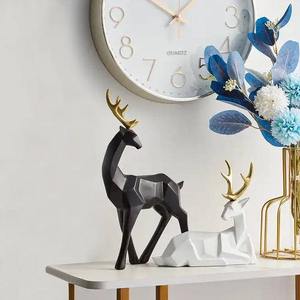 Pièce maîtresse élégante en métal de renne pour la décoration de table de salon et l'affichage intérieur de maison festive moderne - Product Image 5